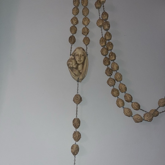 Large Wall Rosary Alabasterite 66" - Picture 10 of 12